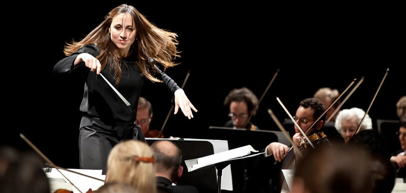 Joana Carneiro (orchestra conductor)